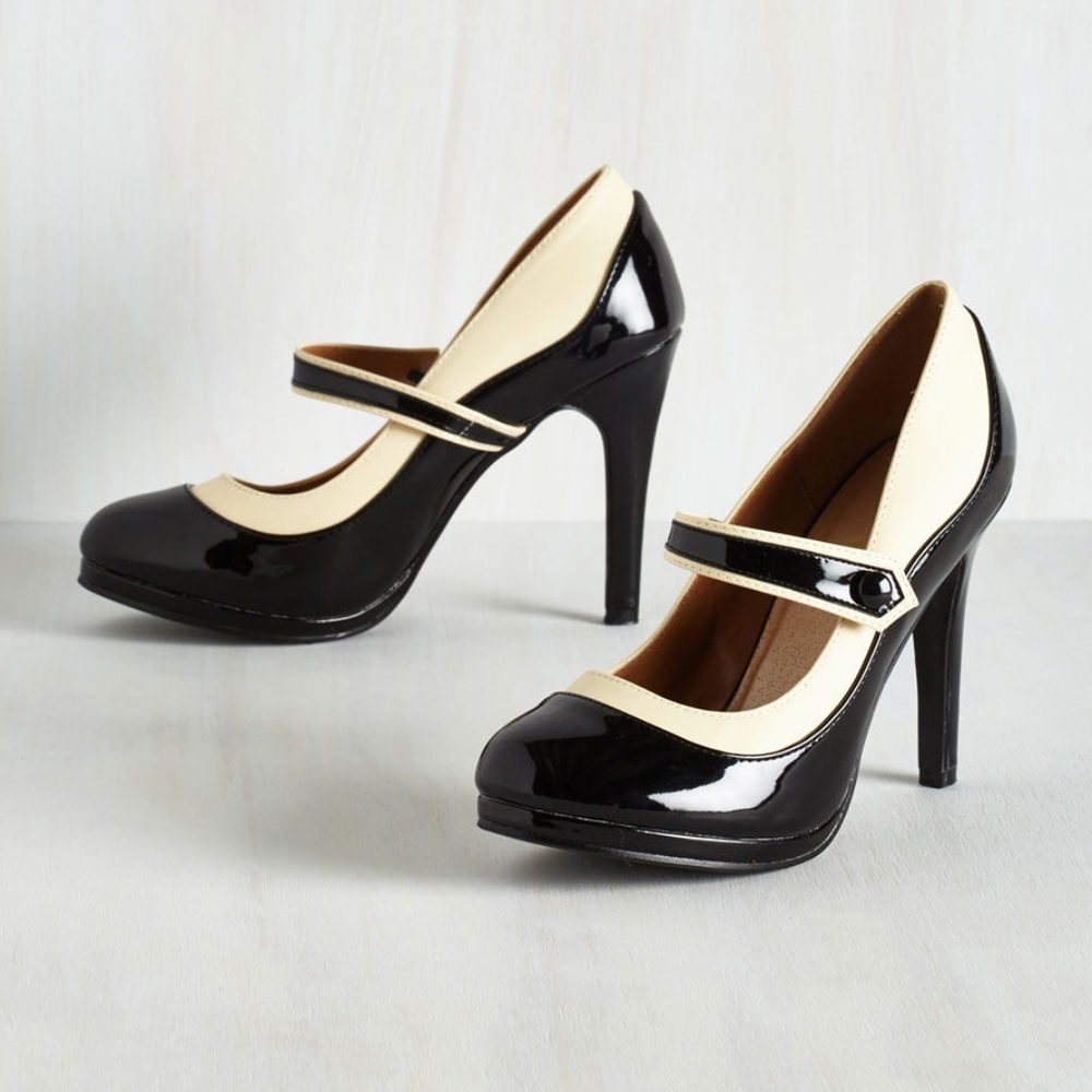 Mod Cloth Mary Jane Classy Indeed Heel in black